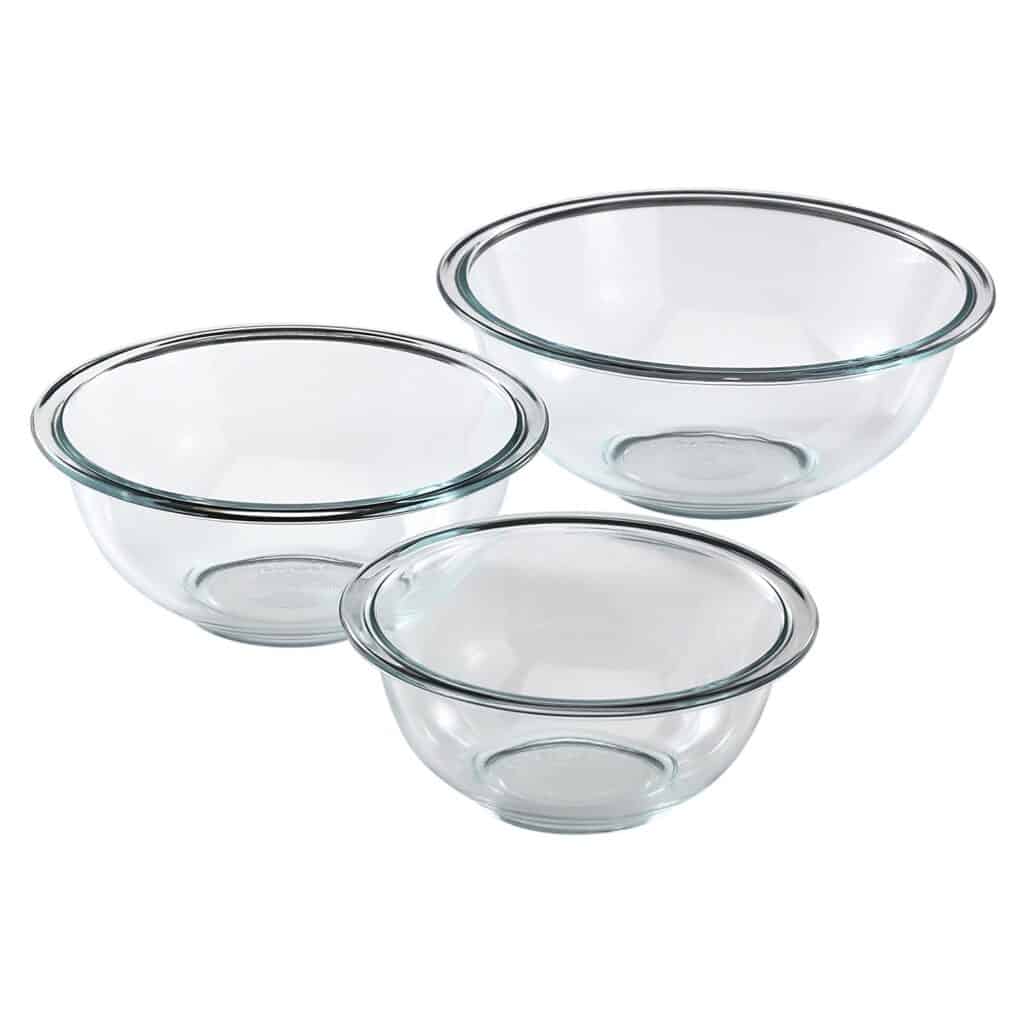set of 3 glass Pyrex mixing bowls